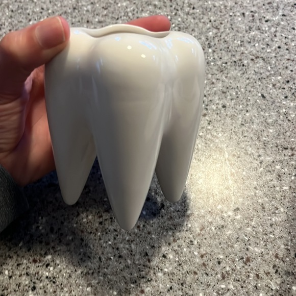 Tooth Themed Items - Picture 3 of 7